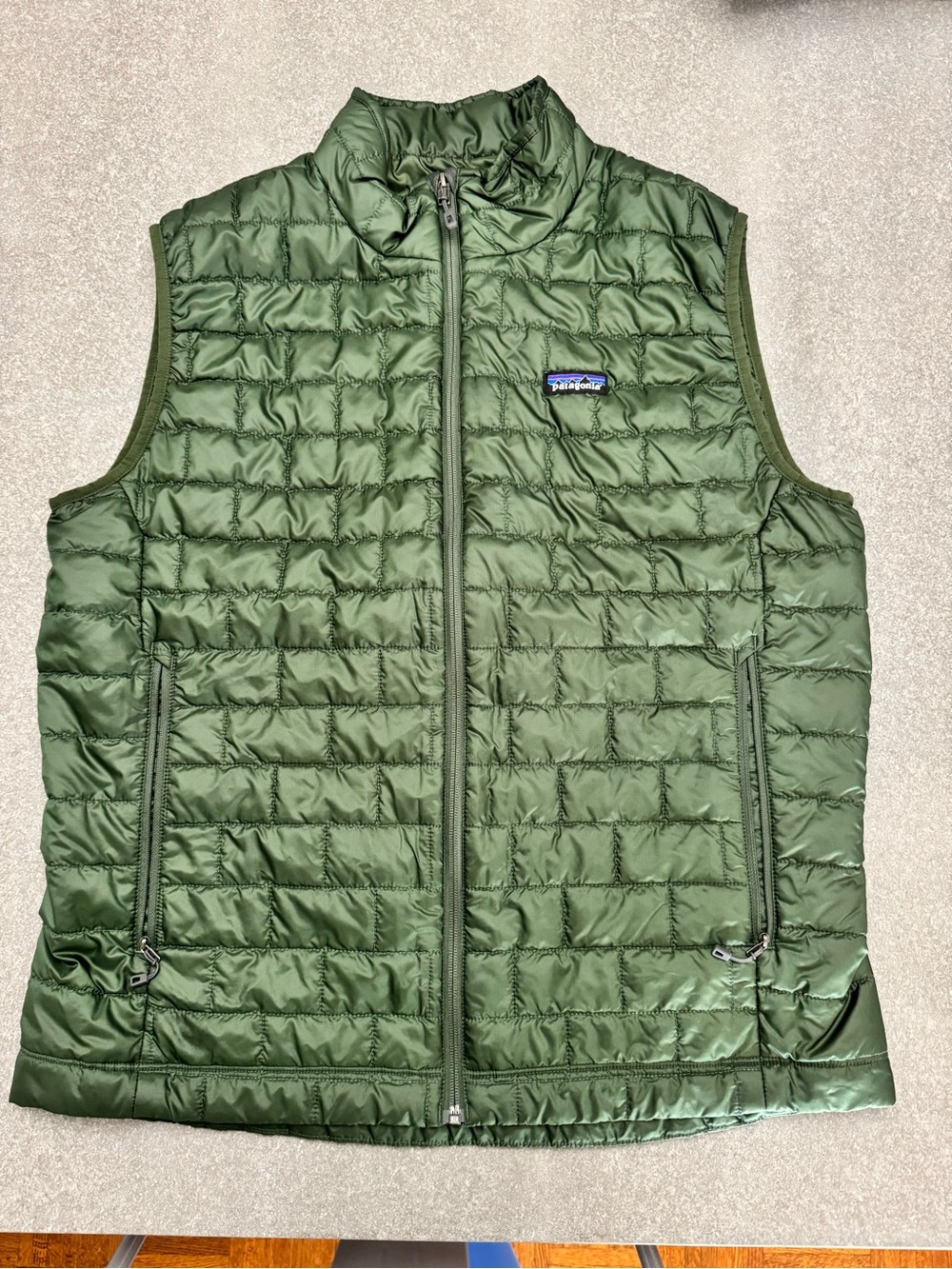 Men’s Patagonia Green Nano Puff Vest size XL